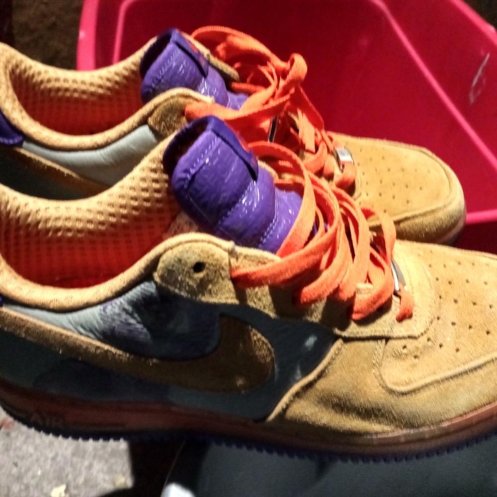 Sneakers - Picture 9 of 16